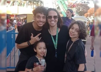 Madrugada de uniforme: mãe sonha com autonomia de filho autista