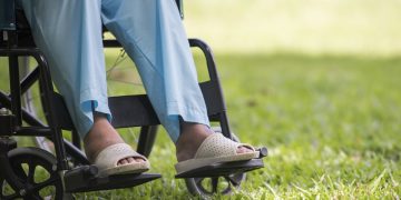 Neurocirurgiões explicam por que tratar lesões medulares é tão difícil