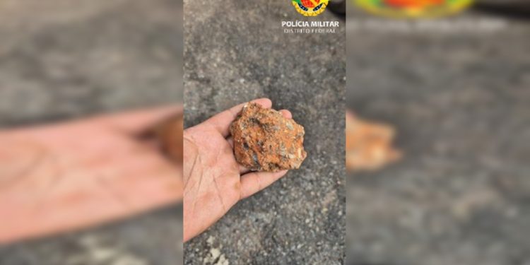 Policiais militares são atacados e apedrejados em abordagem no DF