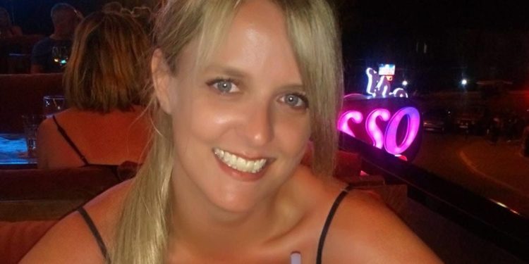 Mulher tem 6 órgãos removidos após diagnóstico tardio de câncer