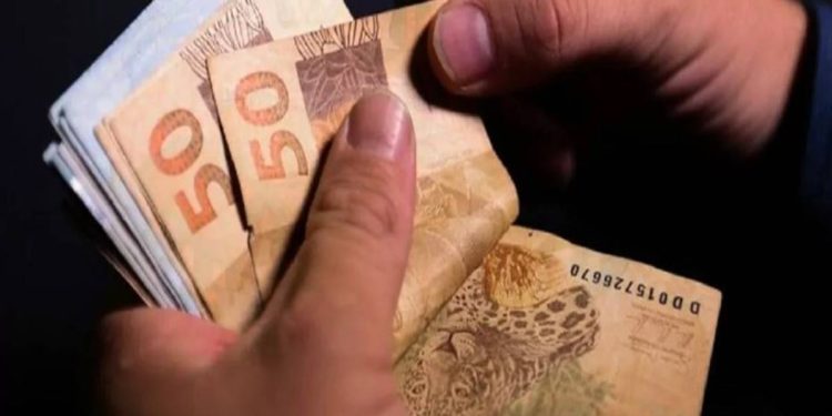 Abono Salarial: 460 mil trabalhadores do DF têm direito ao benefício