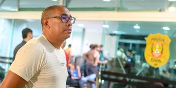 Homem denuncia racismo em Carnaval do DF: “Me chamou de macaco”. Veja vídeo