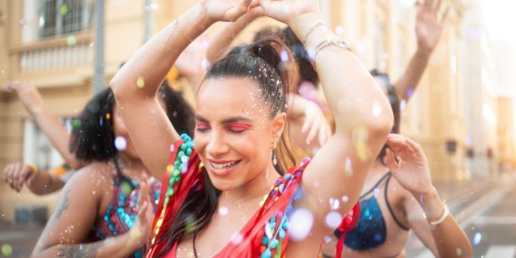 Calor e Carnaval: ginecologista explica como prevenir candidíase