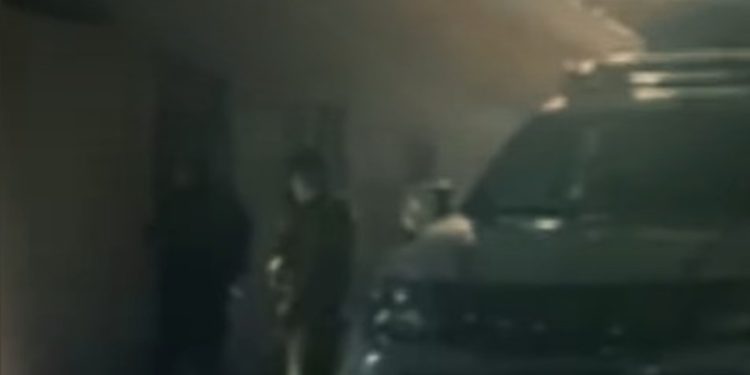 Tiroteio no DF: criminoso rouba carro, foge pelo telhado e faz refém