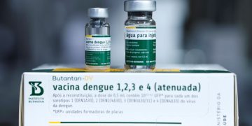 DF recebe vacina da dengue em dose única e inicia imunização