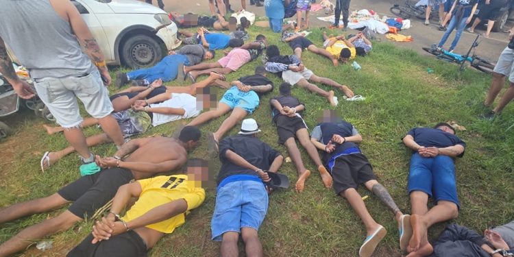 PCDF desmantela feira da droga, que desafiava autoridades à luz do dia. Veja vídeo