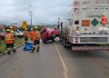 Carro bate em caminhão-tanque no DF e duas pessoas ficam feridas