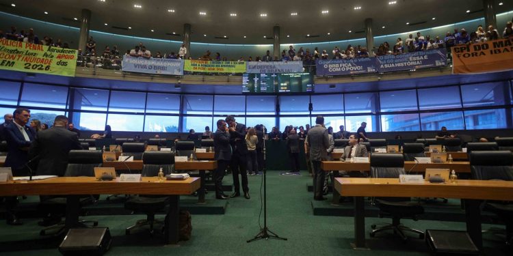 CLDF vota projeto de lei do governo para capitalizar o BRB