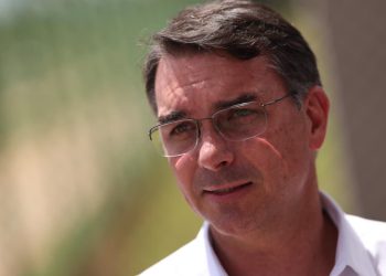 Flávio atualiza estado de saúde de Bolsonaro: “Escapou por pouco”