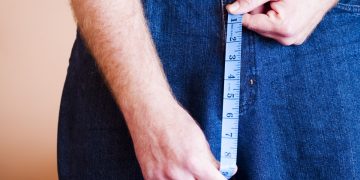 Maioria dos brasileiros acredita ter pênis acima da média, diz estudo