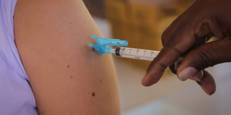 Dia D terá 113 pontos de vacinação contra doenças respiratórias no DF