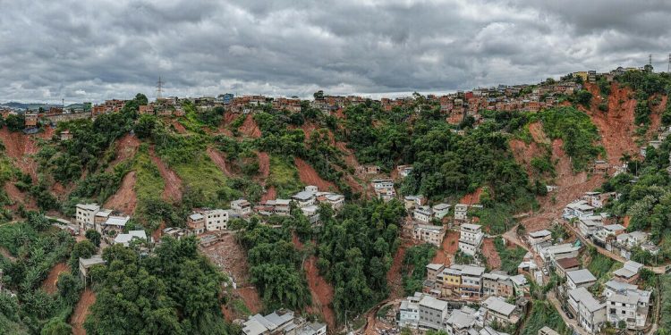 ‘Eu vi a água. No outro dia, a lama’: Juiz de Fora tem 8 mil desabrigados pelas chuvas