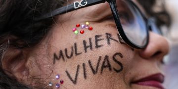 Feminicídio e violência contra a mulher: Medida protetiva tem falhas mas ainda salva vidas
