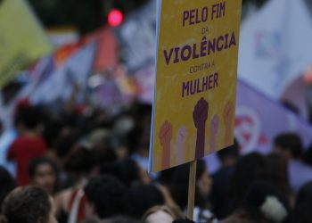 Neste 8 de março, não nos deem flores – elas estão cheirando a velório
