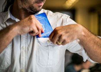 Com salários de até R$ 2,5 mil, DF tem 556 chances de emprego. Confira