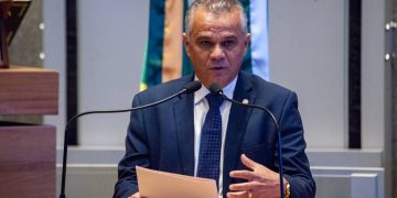 “Aberração”, define Daniel de Castro sobre pagamento a ex-diretores