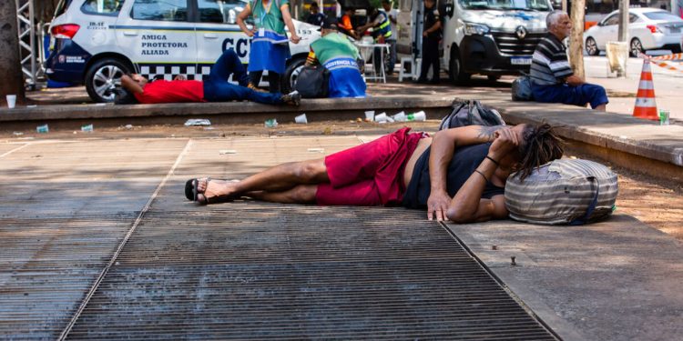 Parlamentares do PT recorrem ao MP contra fechamento de abrigos pela prefeitura de SP