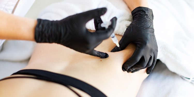 Veja lista de procedimentos que biomédicos estão proibidos de fazer