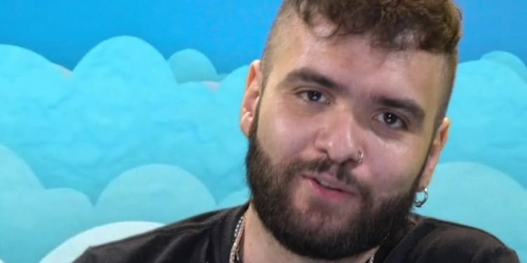 Humorista que sugeriu “desligar” Nikolas é intimado antes de show