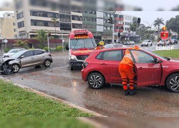 Colisão entre dois carros deixa uma pessoa ferida na Asa Norte