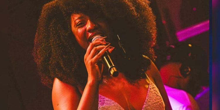 Saiba sintomas do aneurisma, que matou a sambista Adriana Araújo