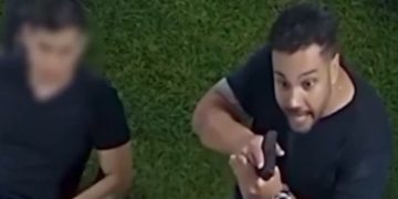 Agente da PF que ameaçou homens com arma é denunciado por homofobia. Veja vídeo
