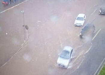 Chuva alaga Estrutural e atrasa faixa reversa na BR-070 e EPNB