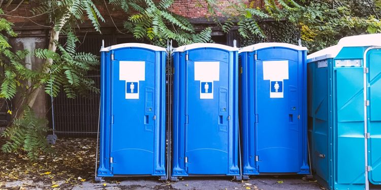 PM do DF é condenado por receptação de banheiros químicos furtados