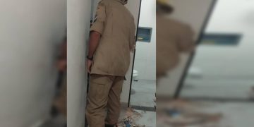 Criança de 2 anos se tranca em banheiro e é resgatada sem arrombamento