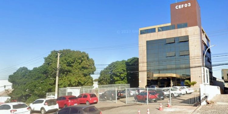 Chegada de professor que matou ex a tiros cria tensão em escola do DF