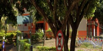 Pai que invadiu escola no DF xingou diretor: “Fresco, saco de bosta”