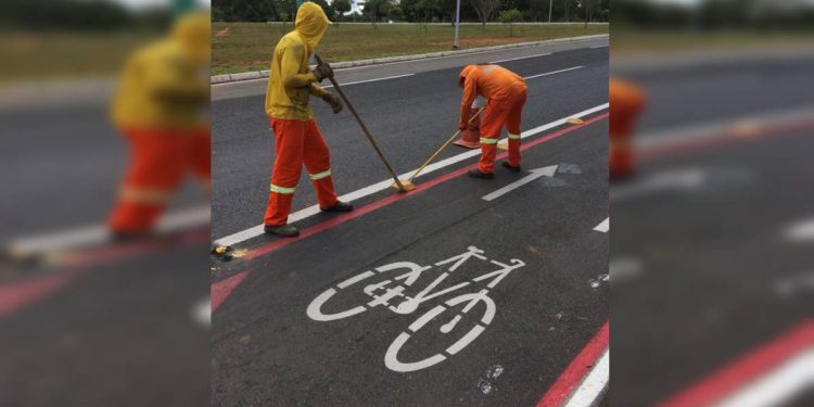Ciclistas reclamam da retirada de ciclofaixa em rodovia do Lago Norte