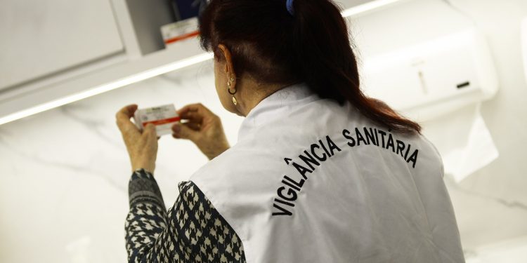 DF: 31 clínicas de estética são interditadas com 811 produtos