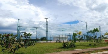 Condomínio é multado por erguer quadra de esportes em lote de escola