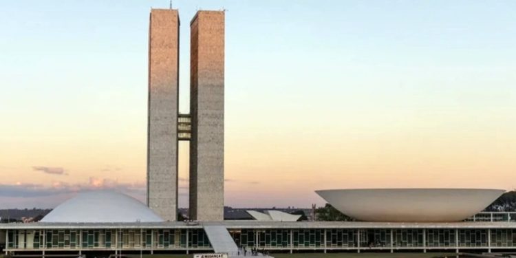 Reajuste das Forças de Segurança do DF: comissão mista aprova relatório da MP