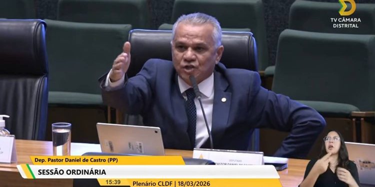 Pastor x bispo: deputado acusa administrador de perseguição política. Veja vídeo