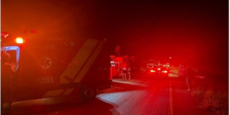 Duas pessoas morrem em grave acidente de trânsito em rodovia de Goiás