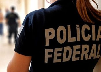 Policiais federais aprovam estado de greve e podem parar atividades