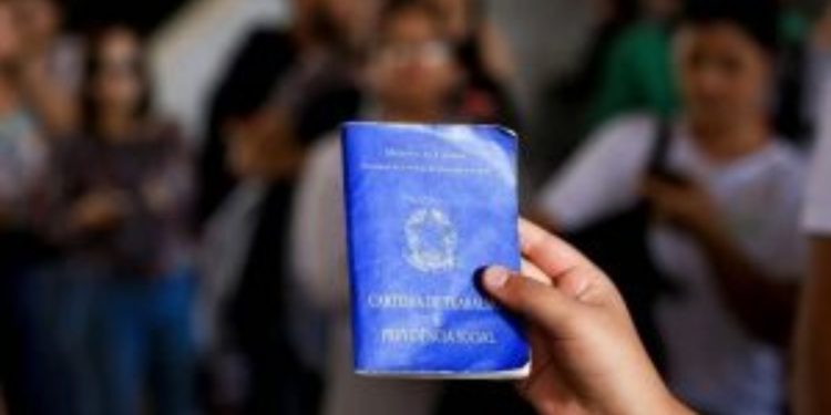 Semana começa com 634 vagas de emprego com salários de até R$ 2,5 mil