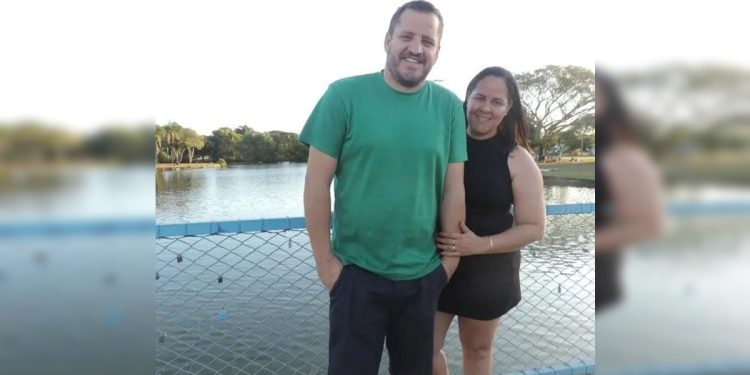 Ex mata mulher com facada no pescoço e leva corpo para delegacia no DF