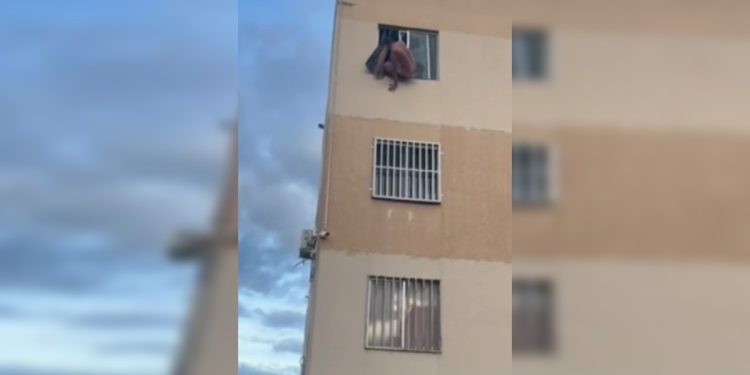 Imagens mostram estuprador pular de janela de 10 metros em fuga no DF. Veja vídeo
