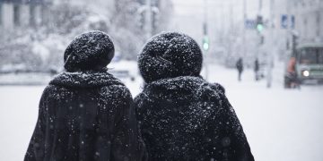 Como o corpo humano se adapta a temperaturas extremamente baixas?