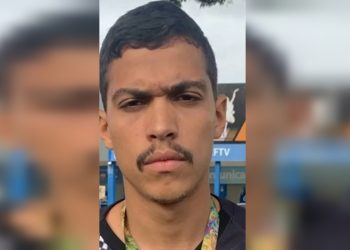 Falha em áudio anula júri de homem que esfaqueou mulher grávida