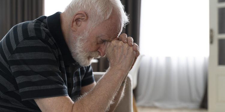 Estudo revela efeitos diferentes da viuvez em homens e mulheres