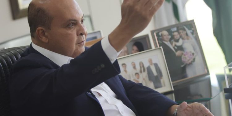 “Não tem o que dizer de mim”, diz Ibaneis sobre possível delação de Vorcaro. Veja vídeo