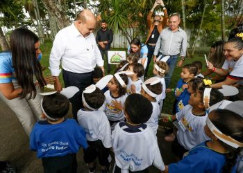 Páscoa solidária reúne mais de 300 crianças em ação promovida pelo GDF. Veja vídeo