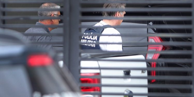 PMDF vai derrubar drones que sobrevoarem casa de Bolsonaro