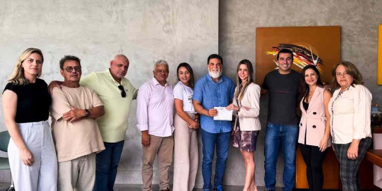 Jorge Vianna filia-se ao Democrata após deixar PSD