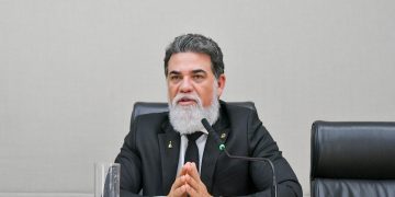 Deputado Jorge Vianna assina ofício por reajuste de tabela do SUS