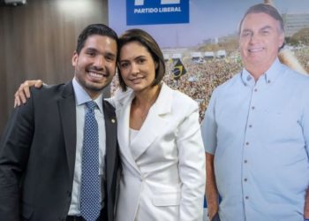 Polícia indicia mulher que xingou deputado do PL de “verme” e “lixo”